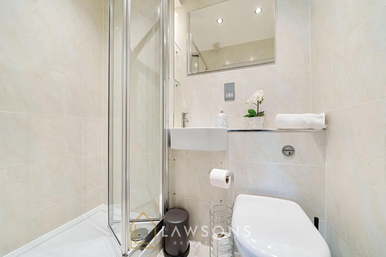 Stylish Living By Lawsons - 3 En Suites Windsor Exterior foto